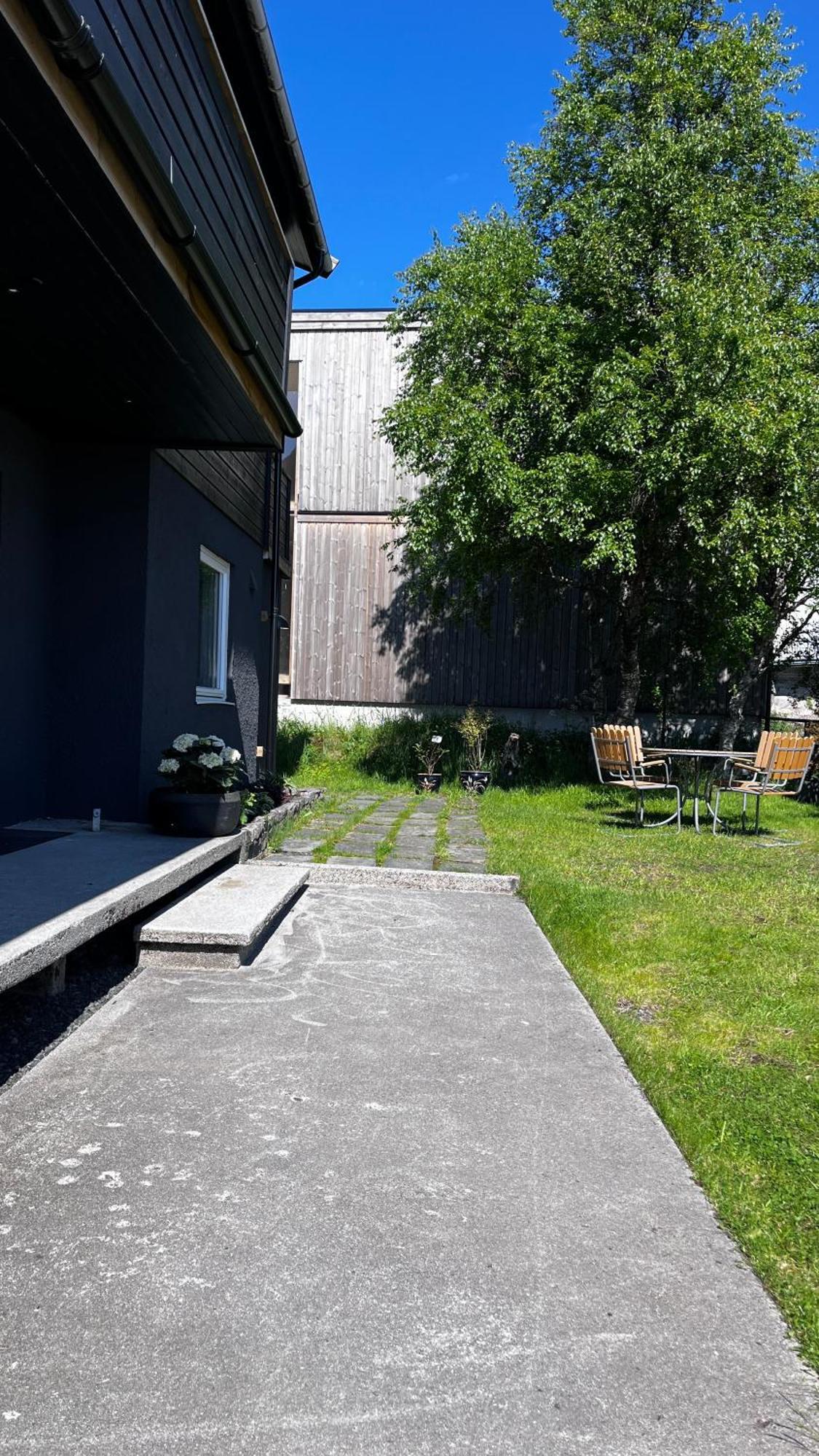 Stroken Liten Leilighet I Svolvaer. エクステリア 写真